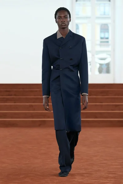 Look 8